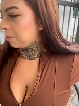 Webcam Model (EmilyMoore_Pink)  is live.Free join now!