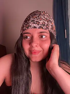 Webcam Model (candicewest_)  is live.Free join now!