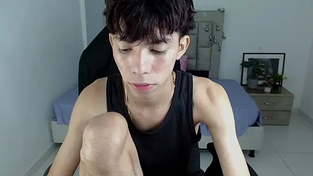 nico__fox123 (M twink) - show ass and spank x4