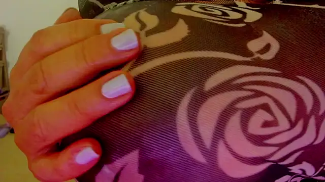 conny_hot3 - Conny_hot3's free webcam