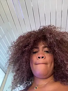 riri_brunnete webcam