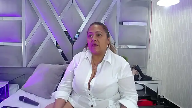 MonzerratBoyer webcam