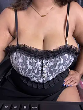 Webcam Model (Ritu-Babe)  is live.Free join now!