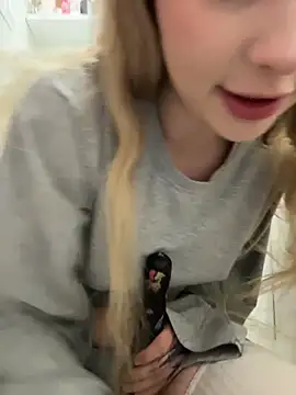 -teenytiny- Live Webcam on Stripchat