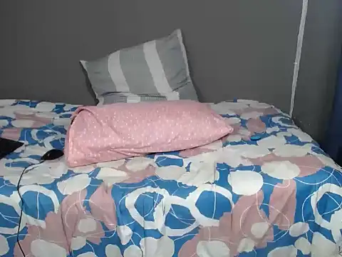 prettysex05 - PrettySex05's free webcam