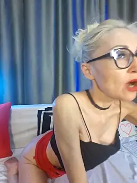 milforja (F milf) - Show me tits