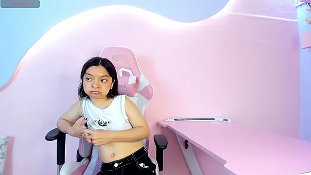 charlottemuller - CharlotteMuller's free webcam