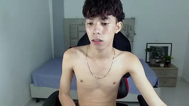 nico__fox123 (M twink) - show ass and spank x4