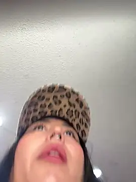 Webcam Model (saranghae_)  is live.Free join now!