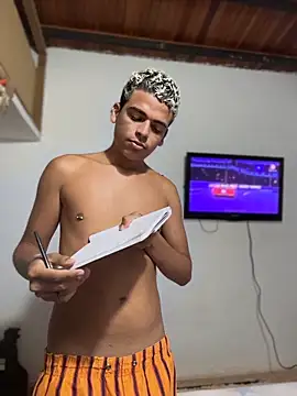princesleo - PrincesLeo's free webcam