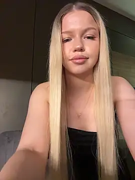 tinytrixi - TinyTrixi's free webcam