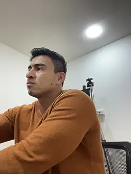 chris_clarck (M young) - take off my sweter😏🥵🔥