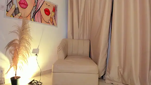 skiinnyana - SkiinnyAna's free webcam