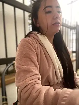 aurorajohns_pink - AuroraJohns_Pink's free webcam