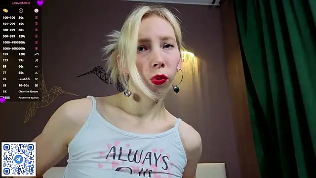 juliannawenger - JuliannaWenger's free webcam