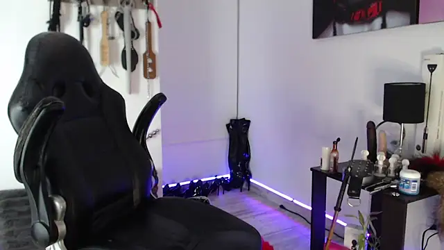 alison_slave - Alison_slave's free webcam