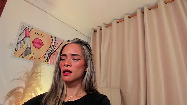 skiinnyana - SkiinnyAna's free webcam