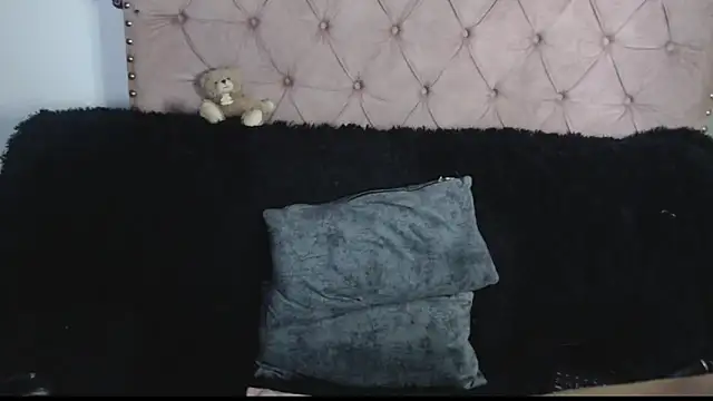 missbella1 - Missbella1's free webcam