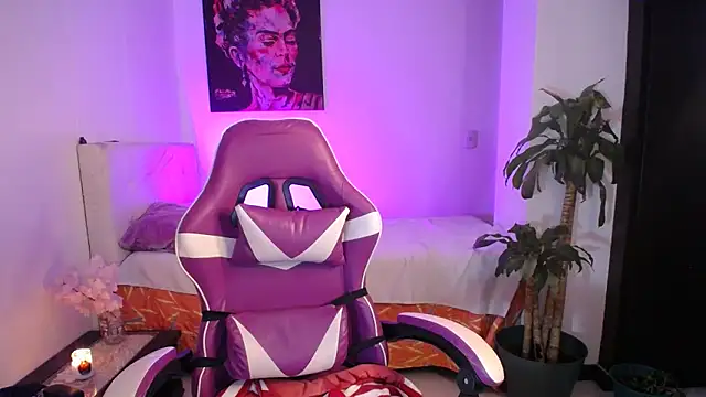 esmeraldaa230 - Esmeraldaa230's free webcam