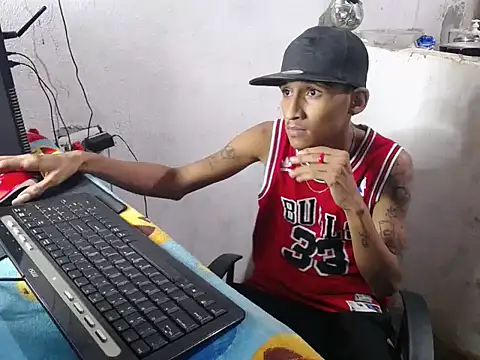 master_tattoo - Master_tattoo's free webcam