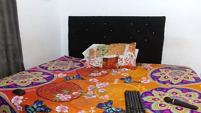 lulu_and_smith - Lulu_and_smith's free webcam