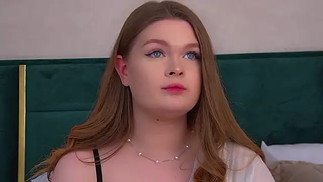 crystallyons - CrystalLyons's free webcam