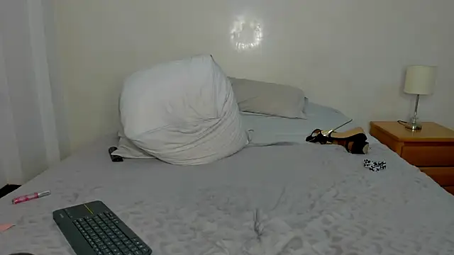 melisa_ferretti (F milf) - guys make me squirt my sweet pussy!!