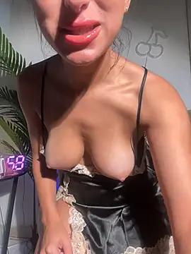 miafoxie - MiaFoxie's free webcam