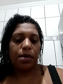 Maliaebonyfetish webcam