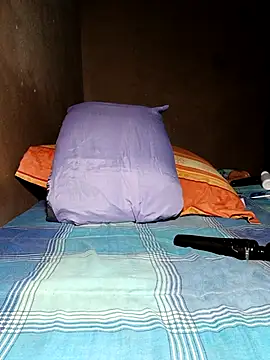 Webcam Model (khetyvile)  is live.Free join now!