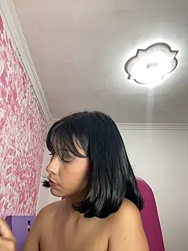 xoxo_milk - Xoxo_milk's free webcam