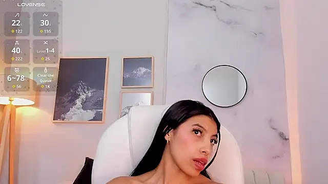 Tiffany_Low webcam