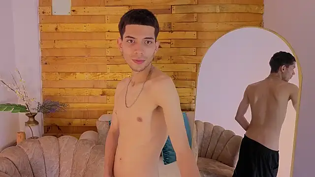 prettyboyy_13 webcam