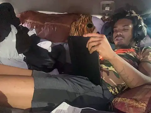 SlimeCrownzOut5 webcam