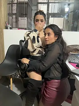 Antonella_Julieta webcam