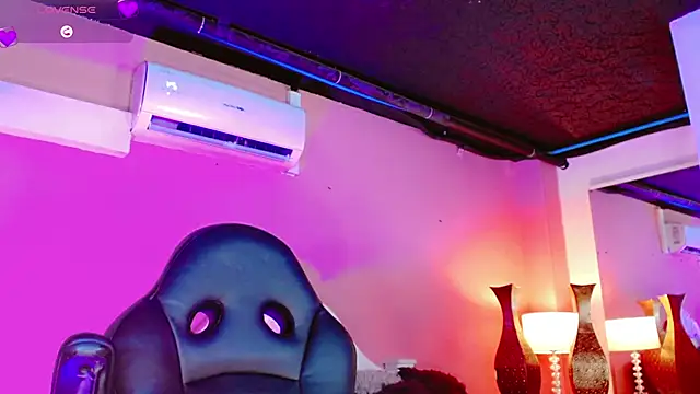 AnnaRouseQueen webcam