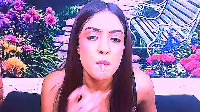 IndianPretty14u2Luv webcam