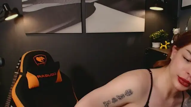 LetisiaRocks Live Webcam on Stripchat