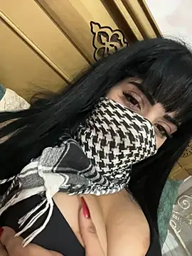 Webcam Model (QueenLujaine)  is live.Free join now!