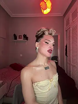 Crystal_________ Live Webcam on Stripchat