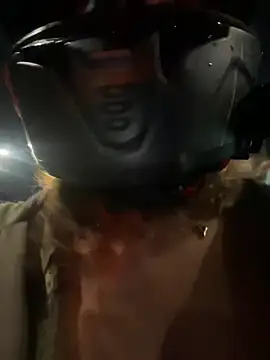 lauraltt - Lauraltt's free webcam - UK Sex Cams