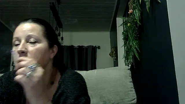 feline27 - Feline27's free webcam