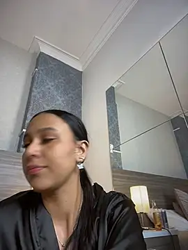 Webcam Model (MiilaBlake)  is live.Free join now!