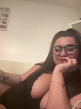 wild_busty_niyah_xx - Wild_Busty_Niyah_XX's free webcam