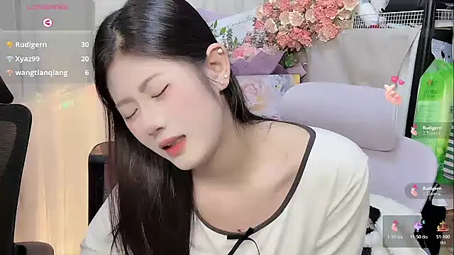 yvonne-07 - Yvonne-07's free webcam