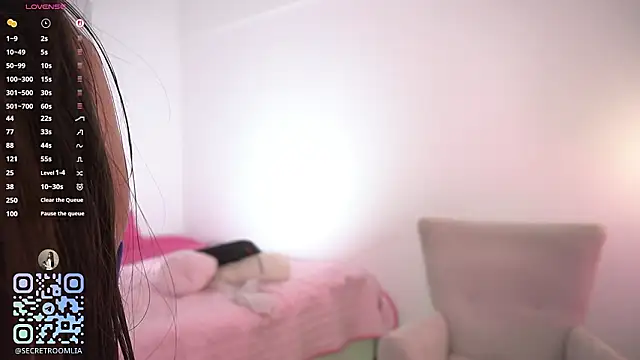 leamoon1 - LeaMoon1's free webcam