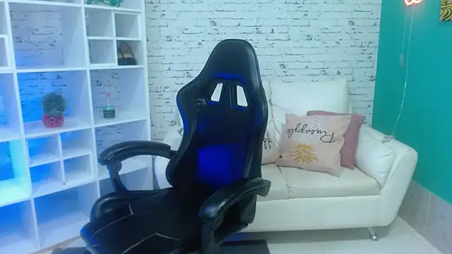 liss__greys - Liss__greys's free webcam - UK Sex Cams