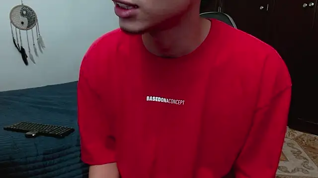 aaron_blug - Aaron_blug's free webcam