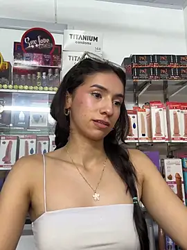 Webcam Model (lunaluxury22)  is live.Free join now!