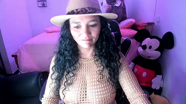 rayza_mature_154 webcam